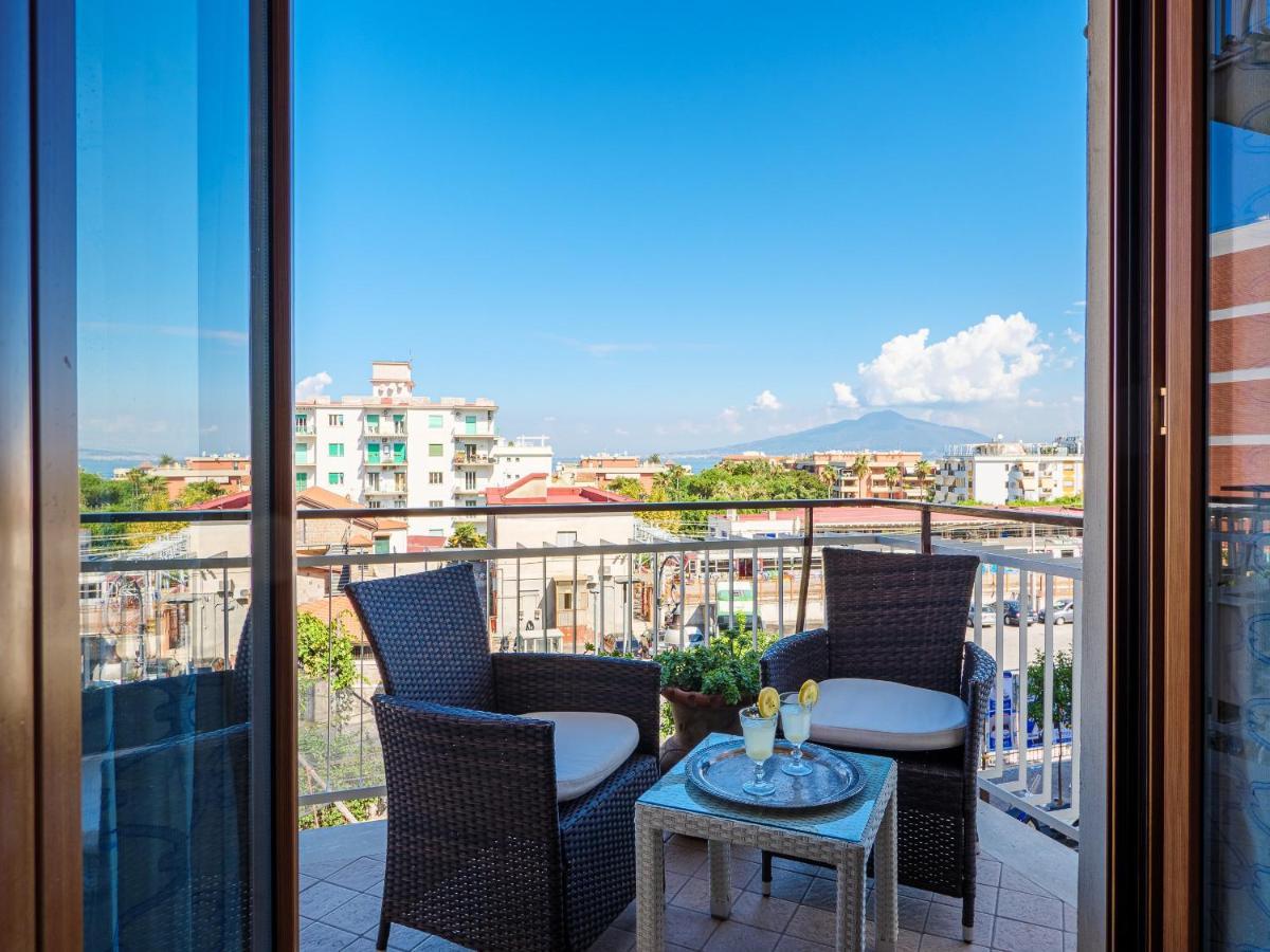 ARANCI 67 - convenient apartment in Sorrento centre Esterno foto